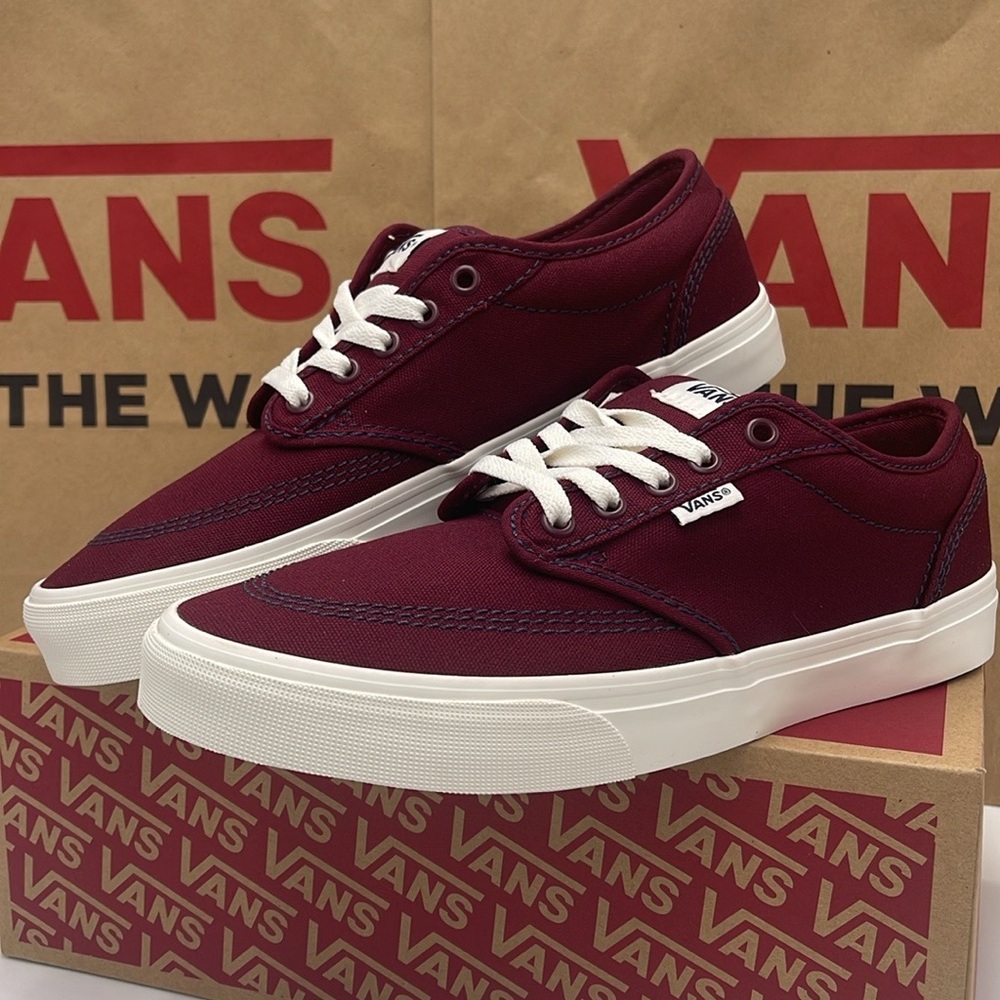 Vans WMNS Burgundy Canvas Sneakers Atwood
Outdoor Port Rovale
VN000CX84QU - Picture 7 of 16
